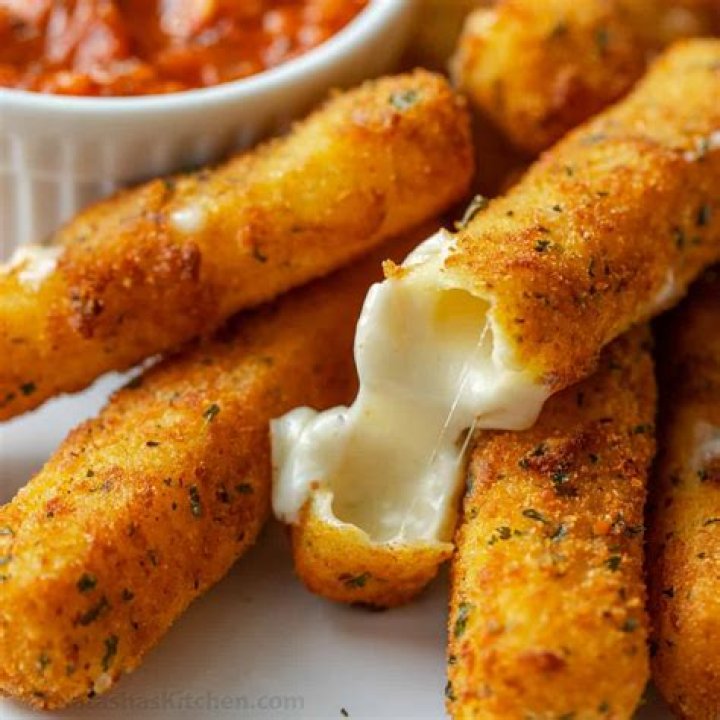Are mozzarella sticks good with ketchup?