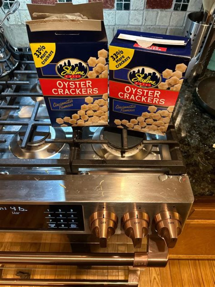 Are oyster crackers bad for dogs?
