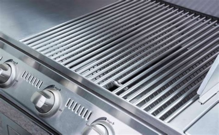 Are stainless steel cooking grates better?