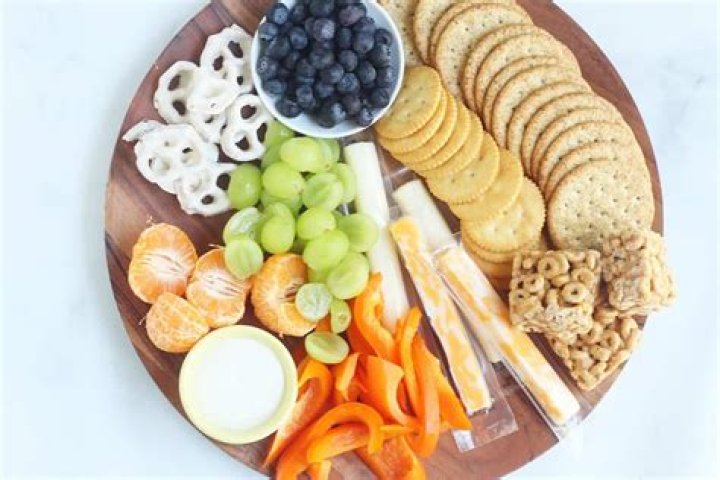 Are tomatoes a healthy snack?