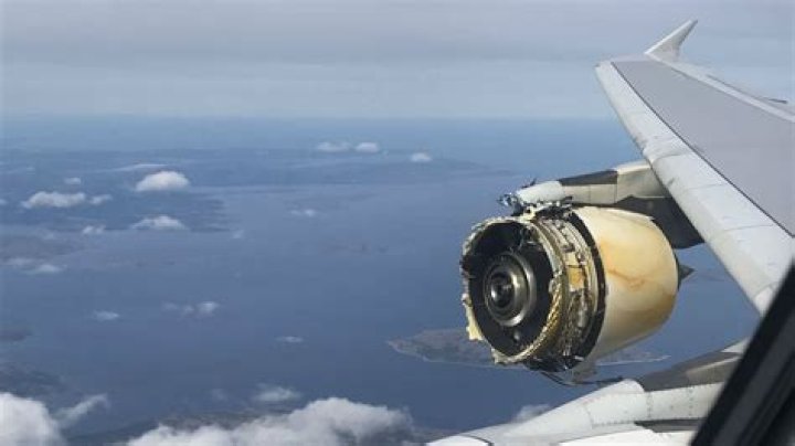 Can an airplane run on one engine?