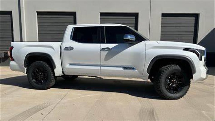 Can I fit 33s with a 2 inch lift?
