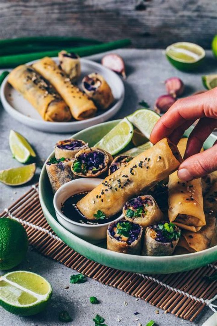 Can I freeze Chinese spring rolls?