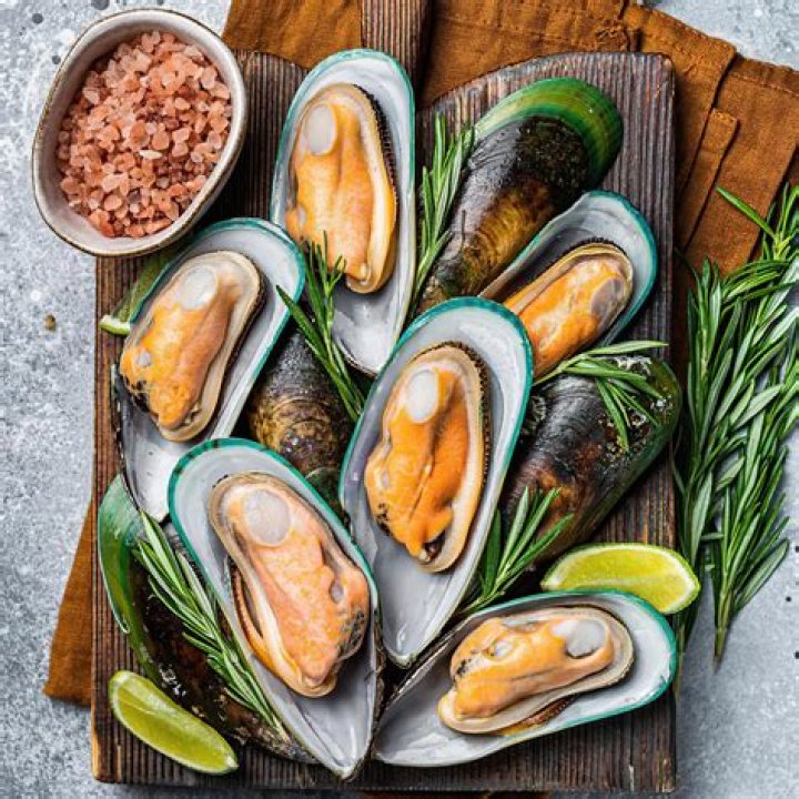 Can mussels be frozen in the shell?