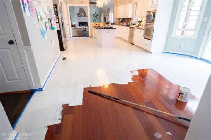 Can wood laminate floors be painted?