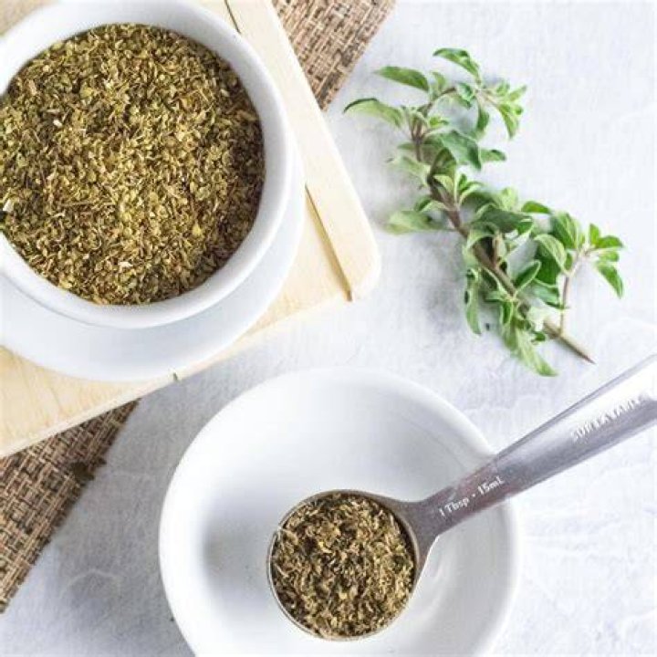 Can you eat fresh oregano leaves?