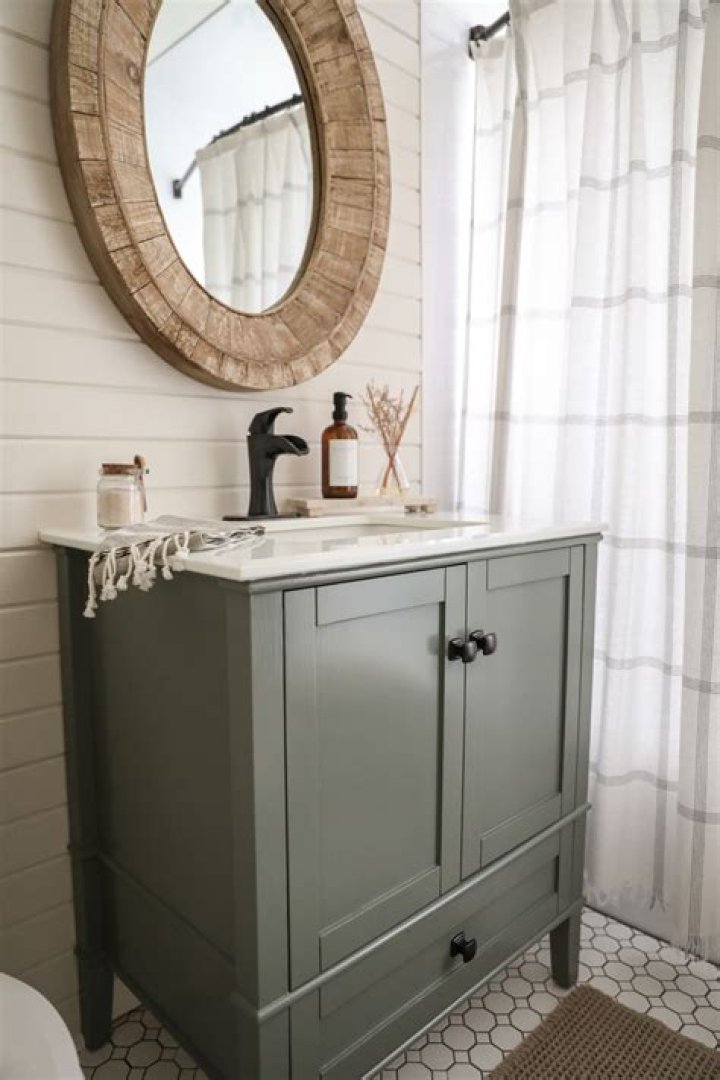 Can you paint a bathroom cabinet?