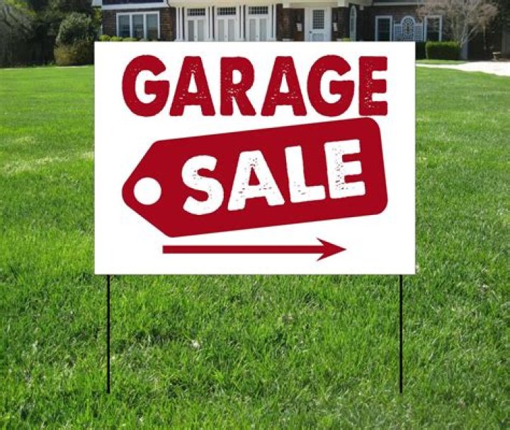 Can you put garage sale signs on street signs?