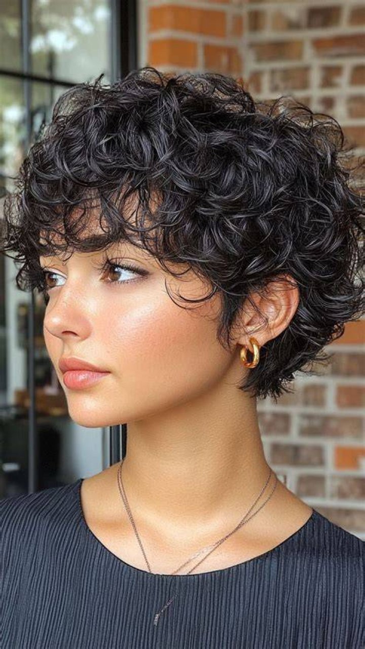 Can you razor cut curly hair?