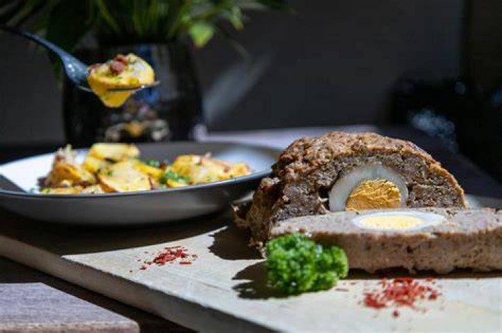 Can you substitute quinoa for breadcrumbs in meatloaf?