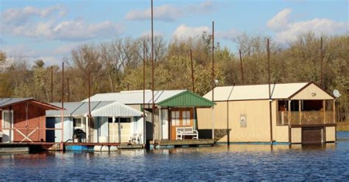 Can you take a houseboat down the Mississippi?
