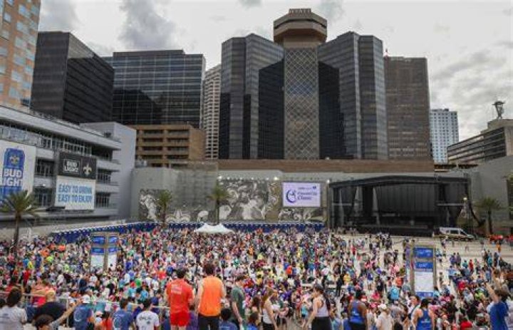 Can you walk the Crescent City Classic?