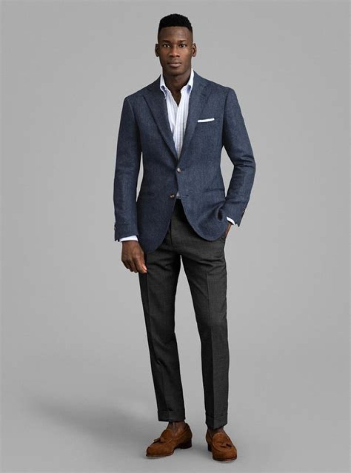 Can you wear GREY and Navy together?