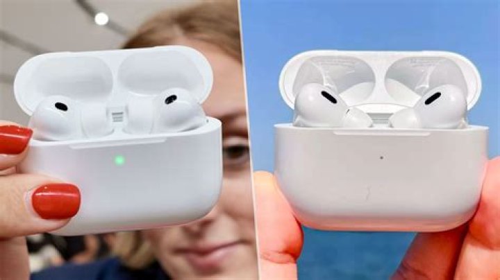 Do AirPods have two mics?