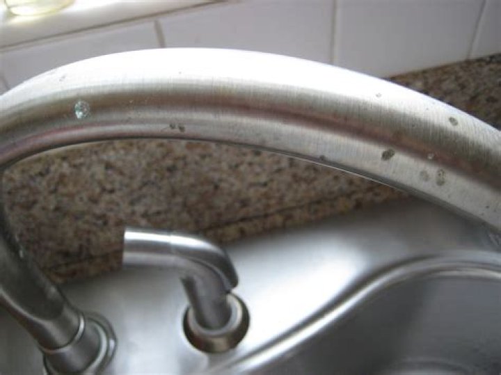 Do brushed nickel faucets tarnish?