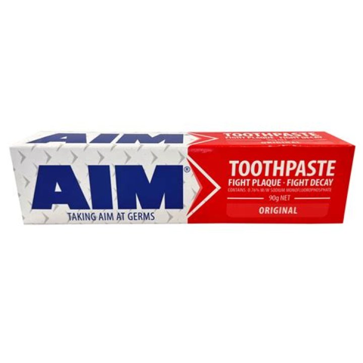 Does Aim toothpaste have triclosan?