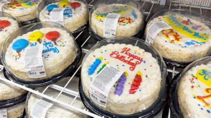 Does Costco do smash cakes?