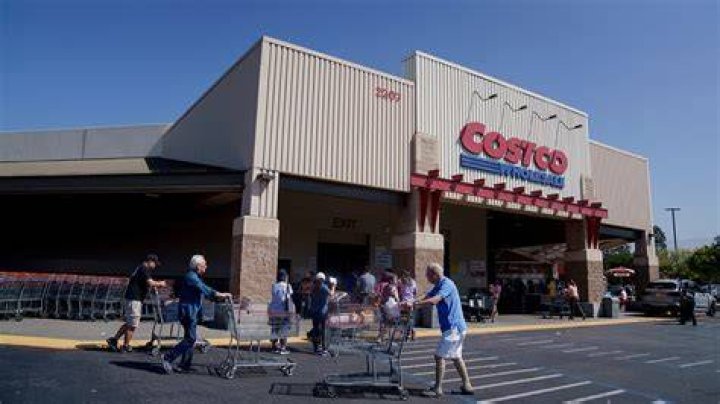 Does Costco sell car oil?