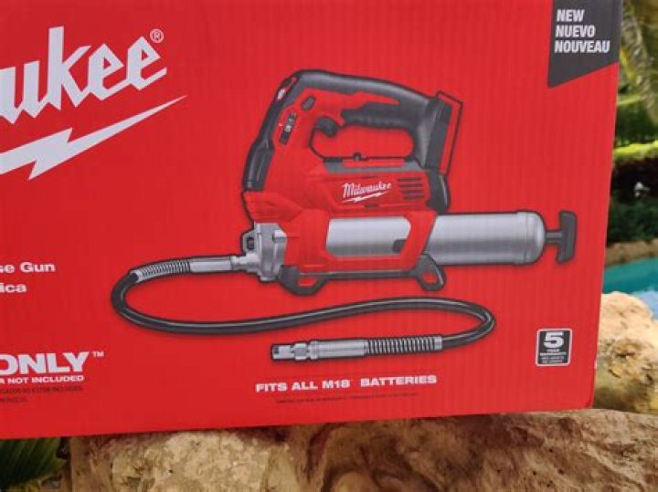 Does Milwaukee make an air compressor?
