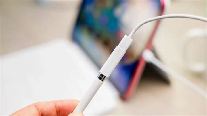 Does the Apple Remote work with iPad?