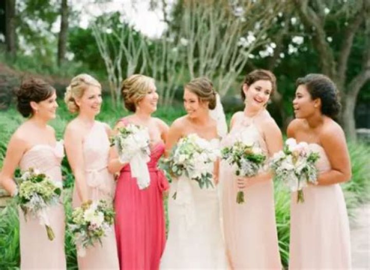 Does the maid of honor wear a different dress than the bridesmaids?