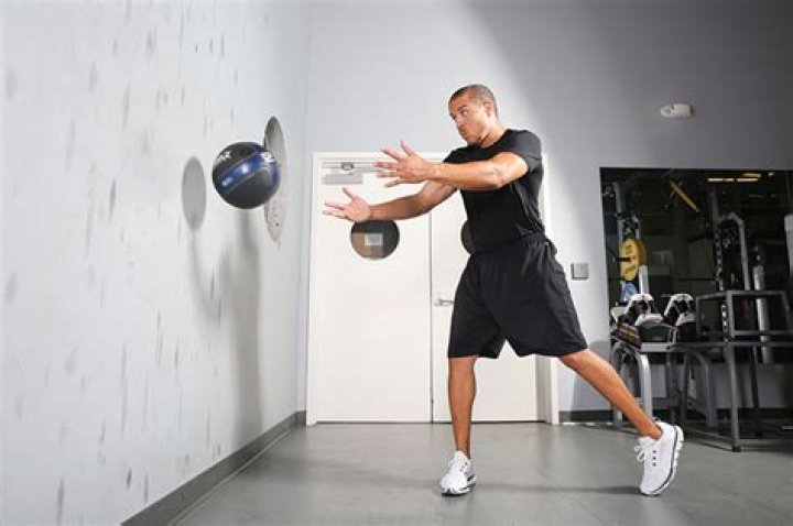 Does throwing a ball build muscle?