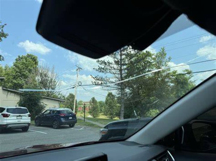 Does Toyota fix windshields?