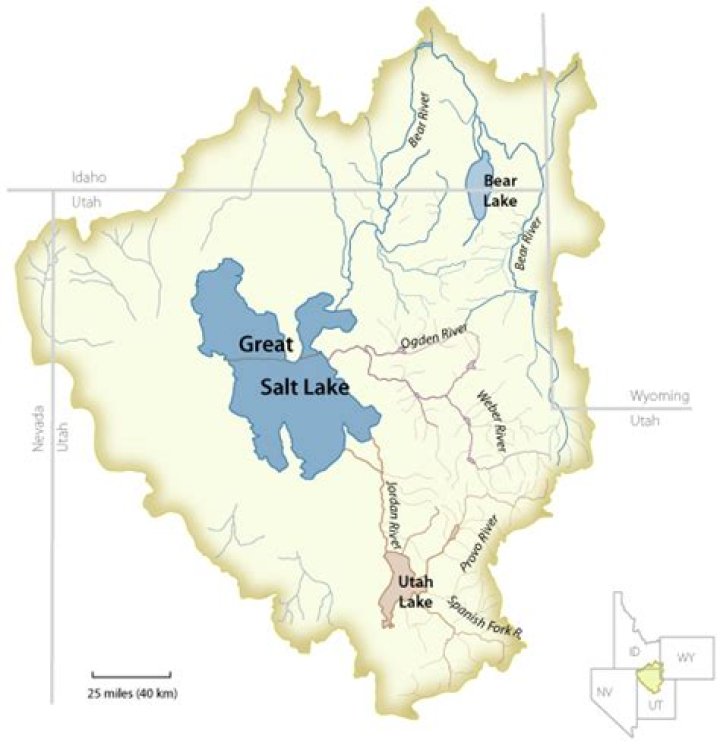 Does Utah lake flow into the Great Salt Lake?