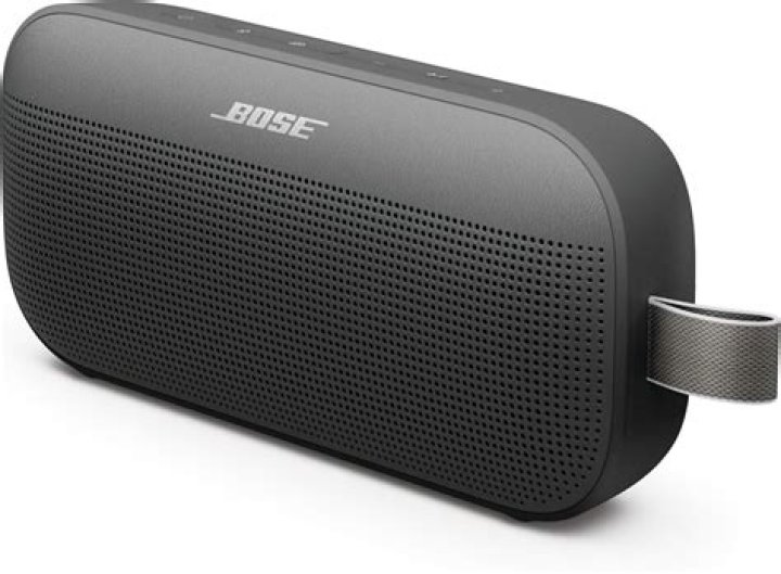 How do I change the battery in my Bose speaker?