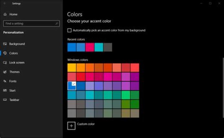How do I change the color depth in Windows 10?