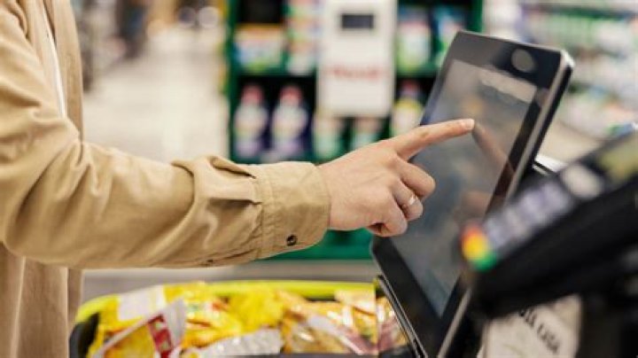 How do I checkout on Romwe?