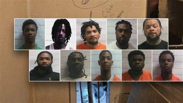 How do I find inmates mugshots?