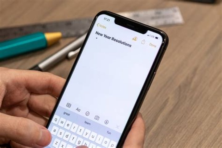 How do I keep notes on my phone?
