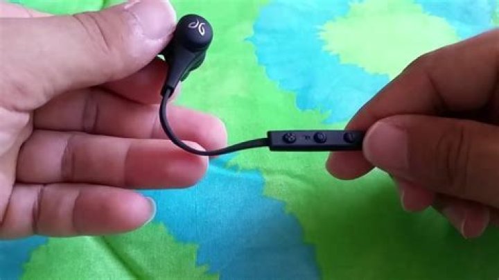 How do I pair my jaybird to my phone?