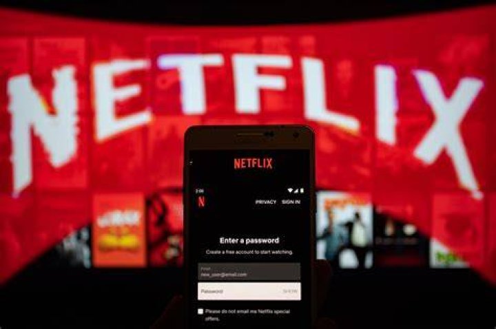 How do I remove an old Netflix account from my smart TV?