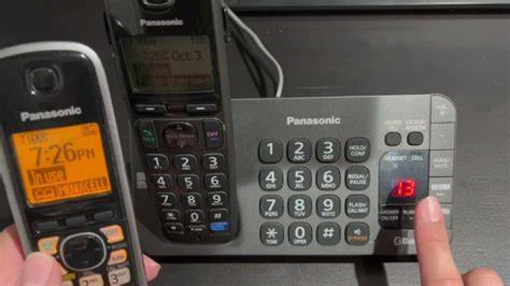 How do I set up messages on my Panasonic phone?