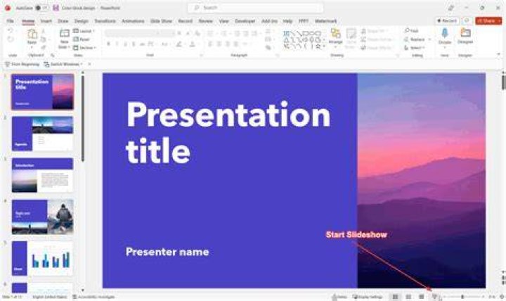 How do I start a slideshow in PowerPoint 2007?