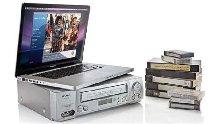 How do I transfer VHS C to computer?