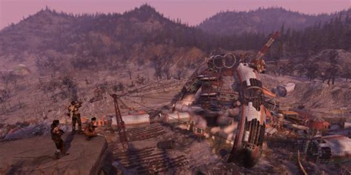 How do you access your inventory in Fallout 4?