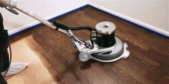 How do you buff a floor with a buffer?
