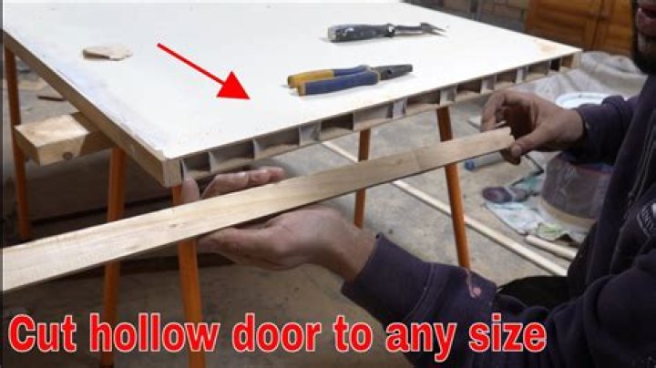 How do you cut the width of a hollow core door?