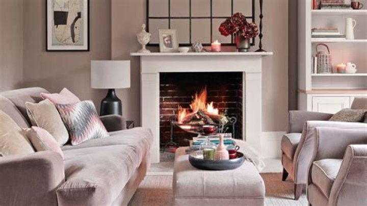 How do you decorate a cozy family room?