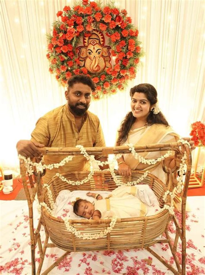 How do you do the cradle ceremony?