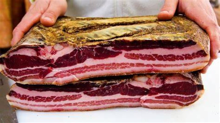 How do you eat pancetta?