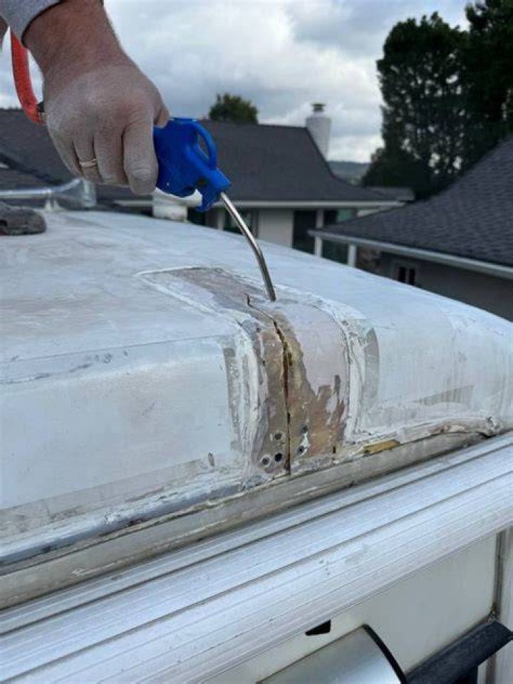 How do you fix cracks in fiberglass car?