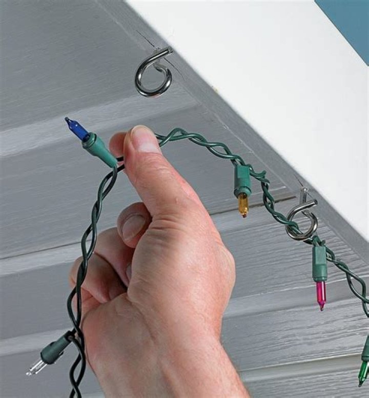 How do you hang Christmas lights with Command hooks?
