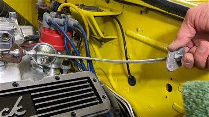 How do you hook up a throttle cable on a go kart?