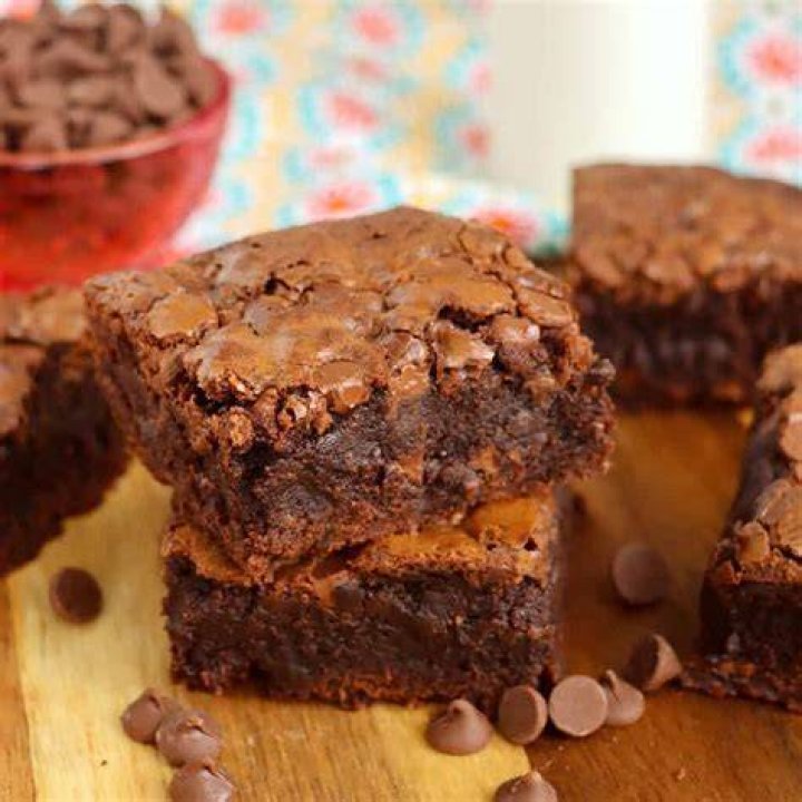 How do you keep brownies moist?