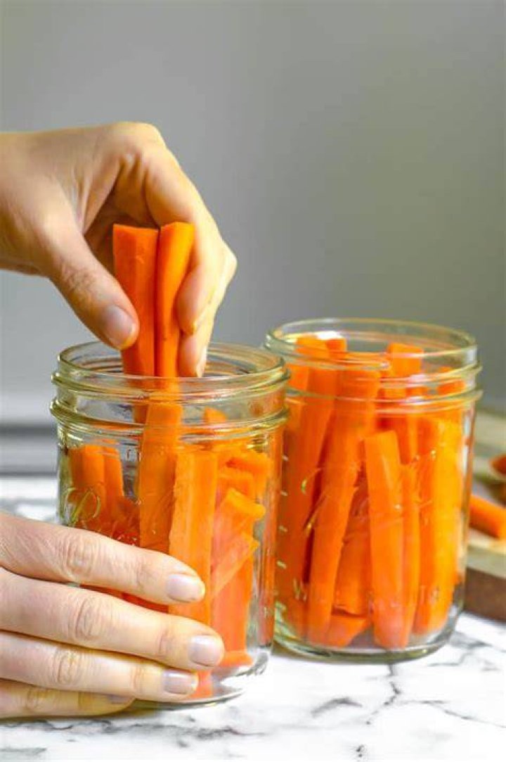 How do you keep carrots from turning brown?