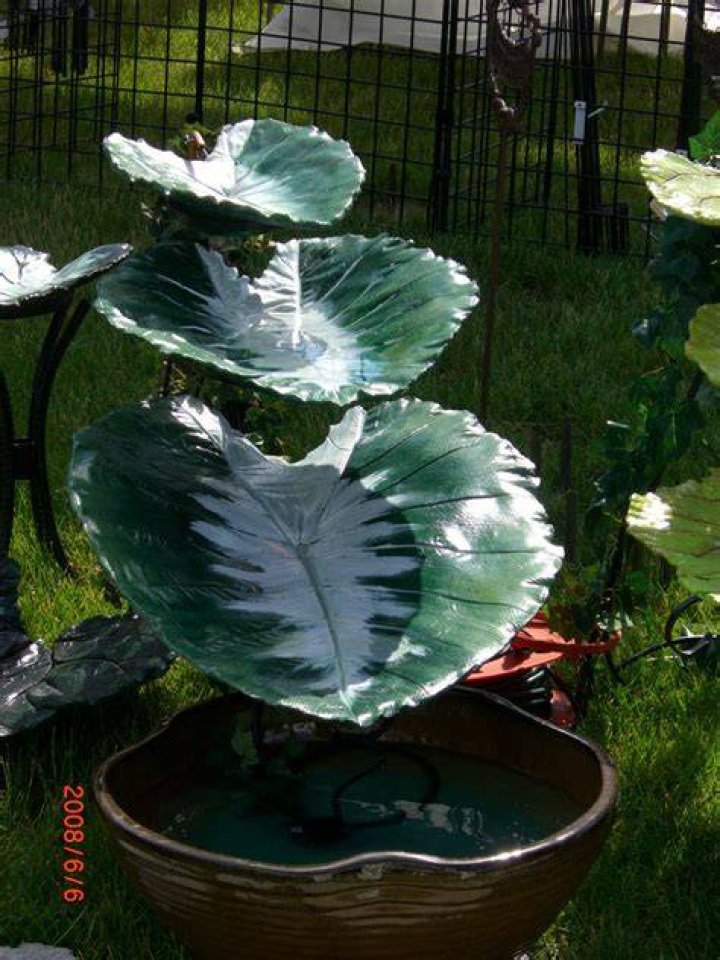 How do you make a cement leaf?